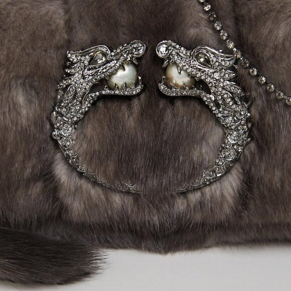 Gucci by Tom Ford Mink Fur Clutch Fall Winter 2004 Y2K Vintage Dragon Detail - Picture 6 of 16